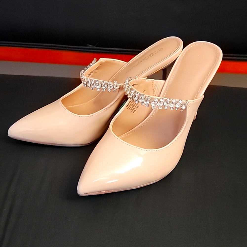 💗 Brand New 💗Beautiful BCBG Rhinestone Heals - Brand New Size 8